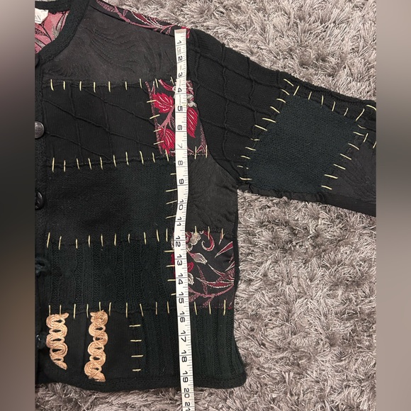Vintage Sandy Starkman Patchwork Embroidered Sweater size M black/red/yellow - Picture 9 of 10